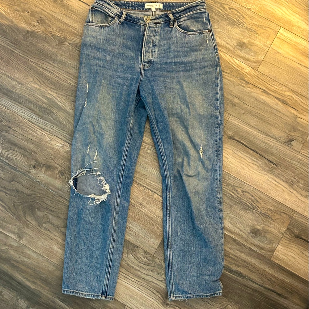 Abercrombie & fitch distressed medium wash the dad high rise jeans size 29 or 8